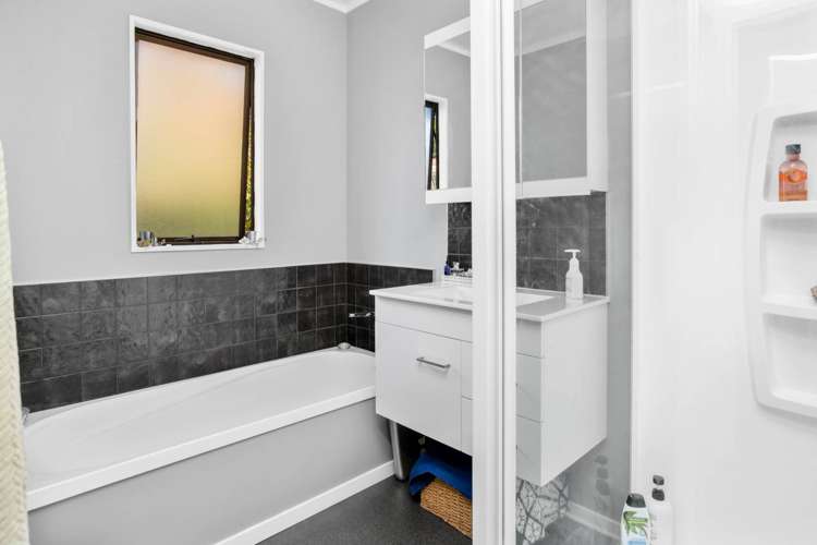 1a Fowey Avenue Te Atatu South_11