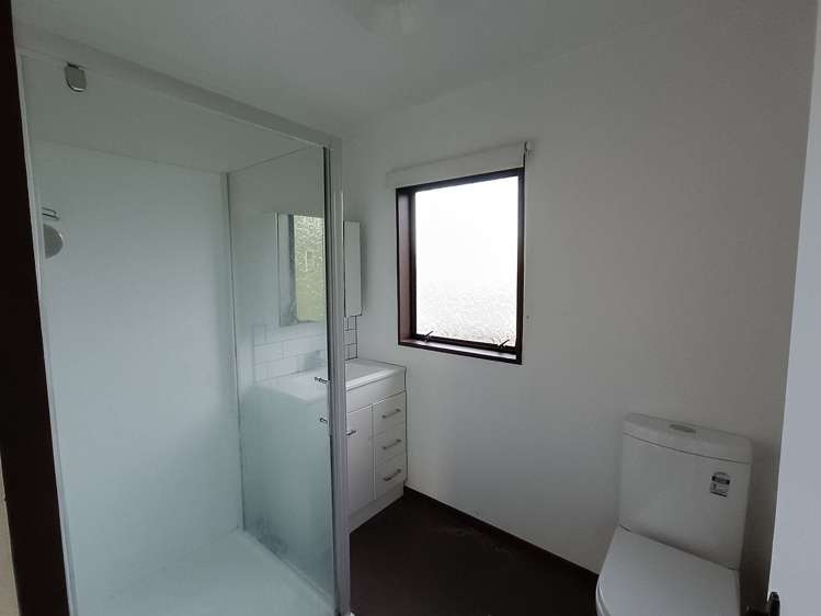 2/615 Evans Bay Parade Kilbirnie_5