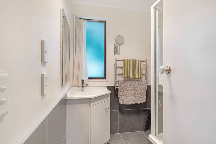 9 Ledger Close Richmond_13