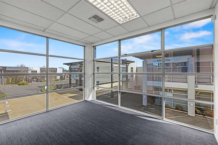 15B Leslie Hills Drive Riccarton_6