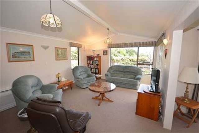 16 Hastings Street Waikanae Beach_2