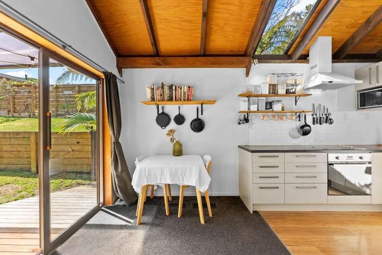 18b Mayfair Place Westown_6