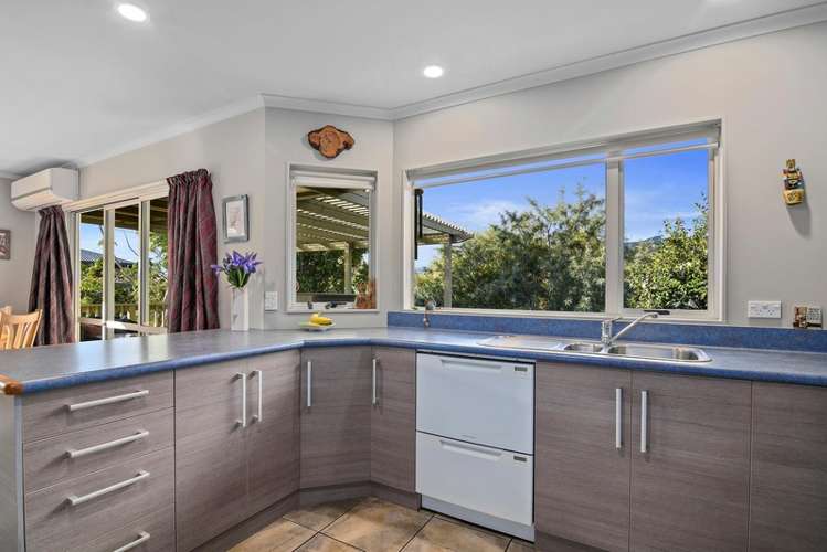 66 Washbourn Drive Richmond_10