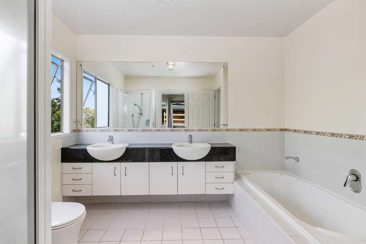 2 Glucina Avenue West Harbour_11