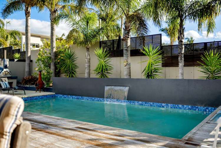 8 Intrepid Crescent Beachlands_25