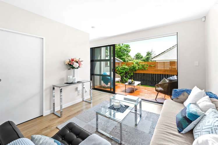 7/8 Bagnall Avenue Pt England_3