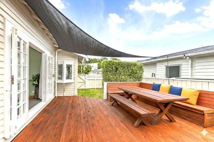 43a Collins Avenue Tawa_13