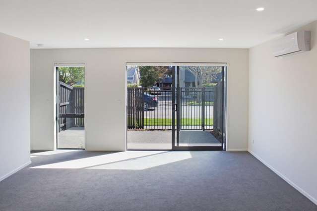 2/306 Worcester Street 1419_2