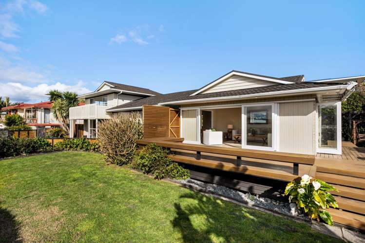 77 Kiwi Esplanade Mangere Bridge_24