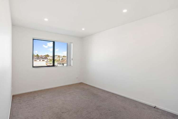 5/60 Kelman Road Kelston_8