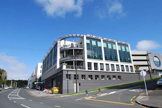 Modern 405sqm Office on Mount Eden’s Top Floor