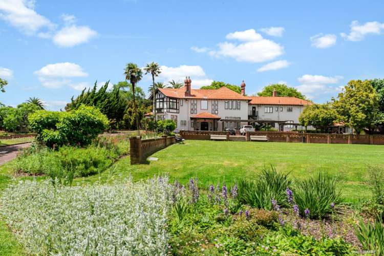 12 Dennis Avenue Hillpark_9