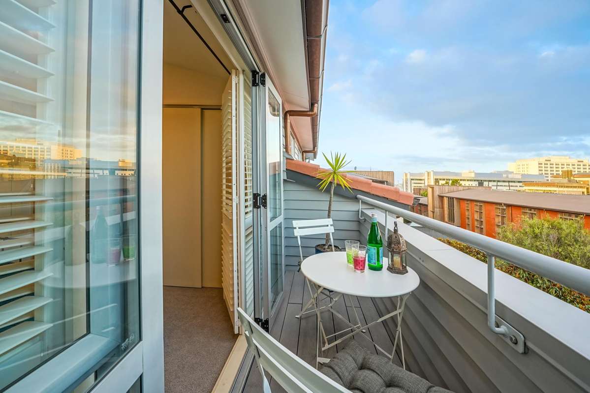 6T Carlton Gore Road_5