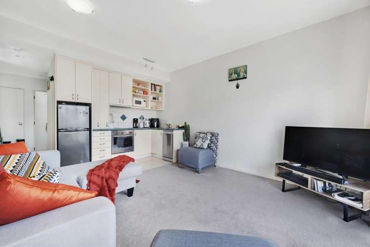 132/2 Armoy Drive East Tamaki_6