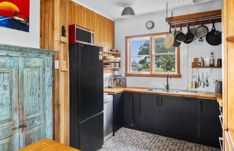 720 Kowhai Street Mahora_16