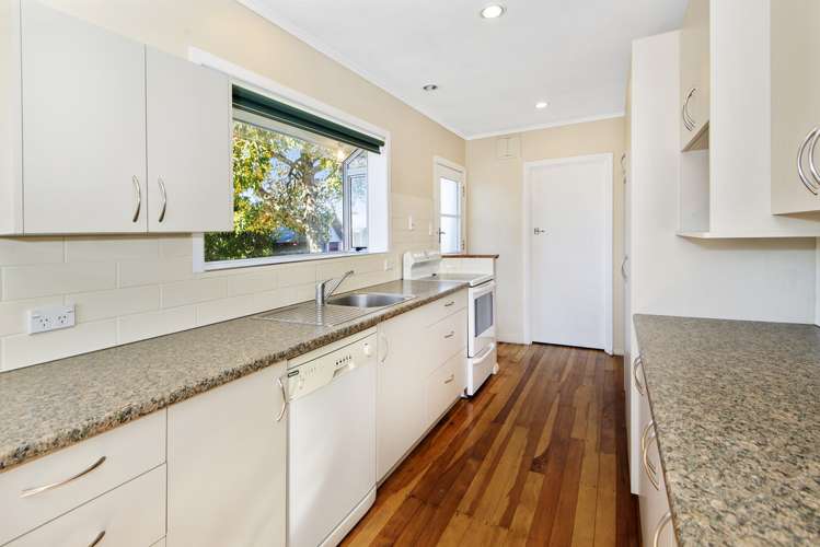 26 Sutton Crescent Papakura_9