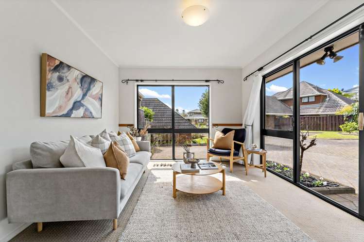 2/6 Waikato Place Saint Johns_5