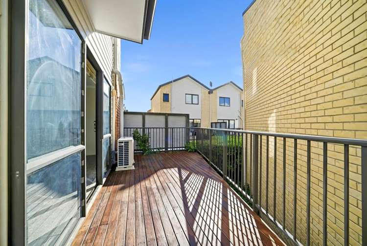 205/172 McLeod Road Te Atatu South_4