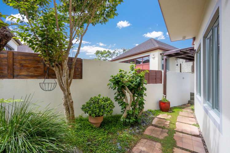 280 Alec Craig Way Gulf Harbour_19