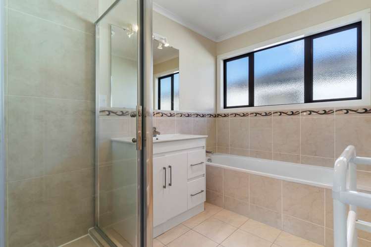 4 Shingleton Lane Flat Bush_15