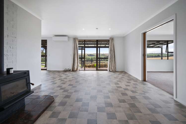 2346 Makino Road Halcombe_11