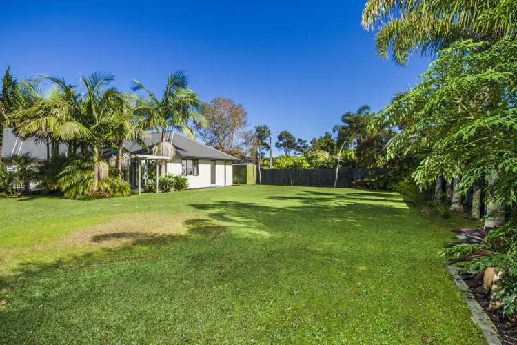 8 Oscar Road Greenhithe_40