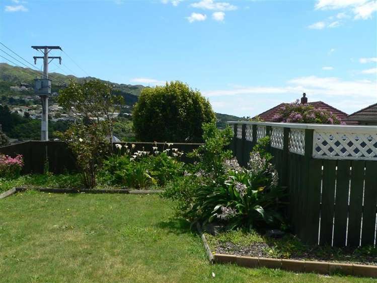 2 Carleton Terrace Tawa_1