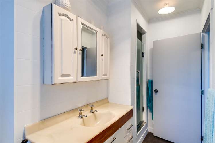 208 Caroline Place Mayfair_19