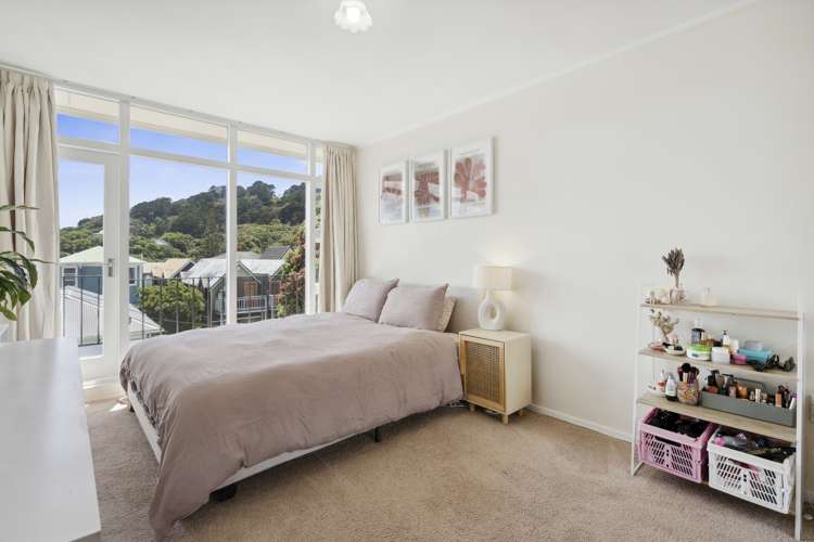 8/2 Scarborough Terrace Mount Victoria_6