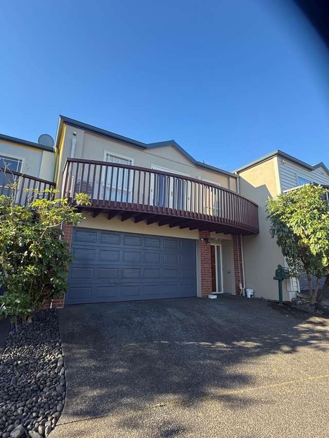 Double garage, views and great location!