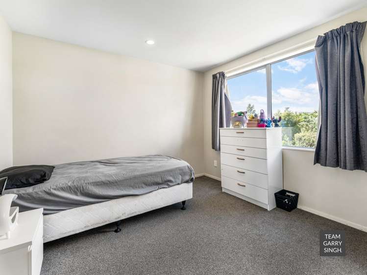 30 Phar Lap Crescent Takanini_17