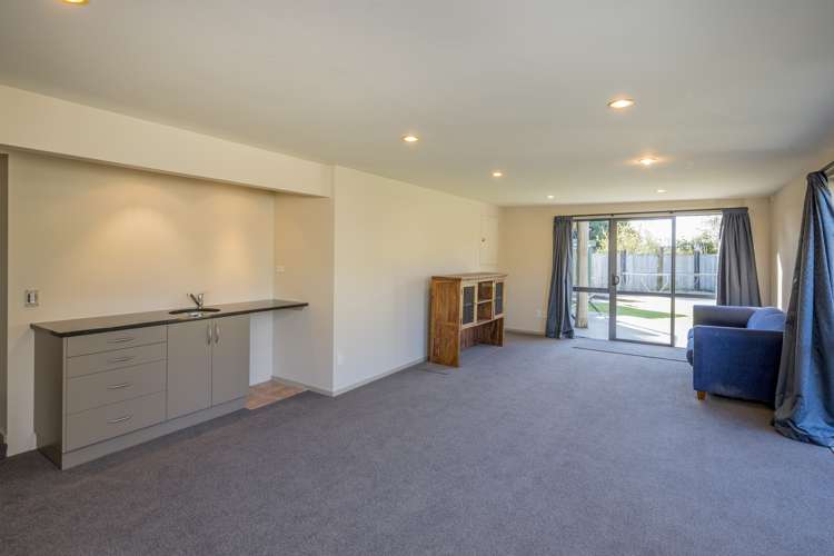 16 Karaka Grove Raumati Beach_19