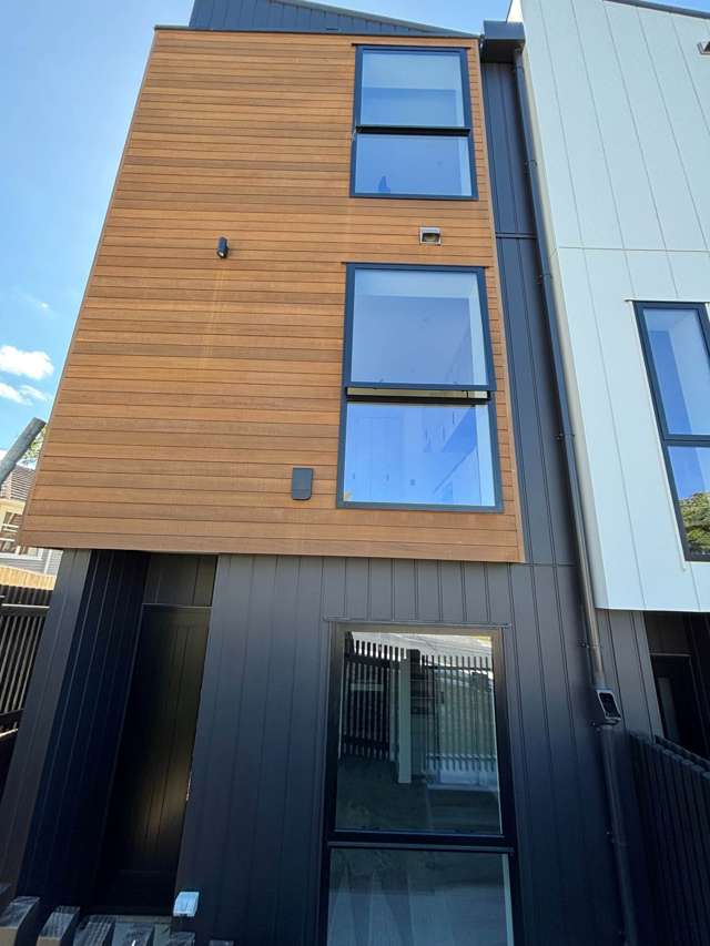 3/65 Stottholm Road Titirangi_1