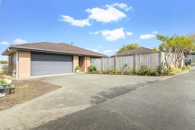 Modern Brick Home Near Westgate and Motorway