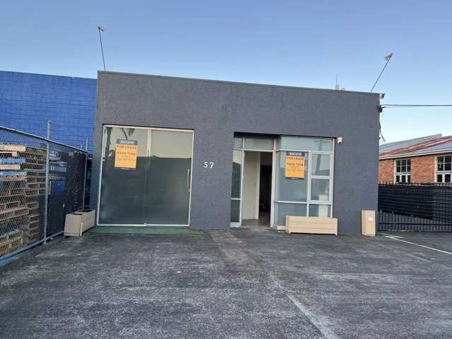 Versatile Central Showroom and retail space