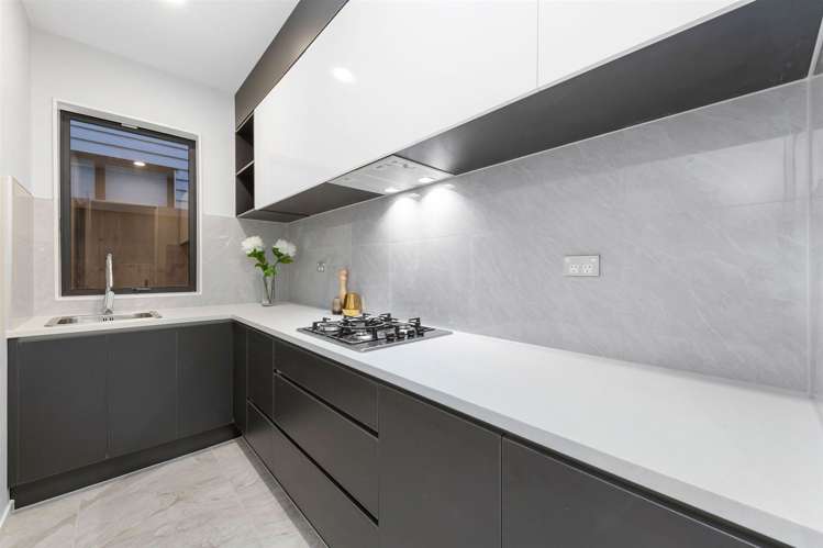 18 Tullymore Drive Flat Bush_11