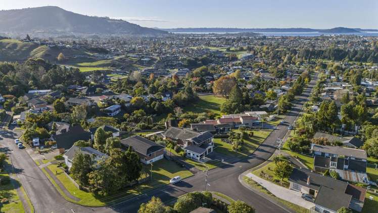 79 Utuhina Road Springfield_21