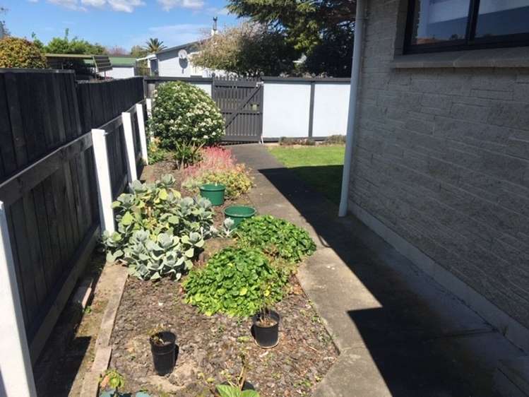 214 Warwick Road 10490_10