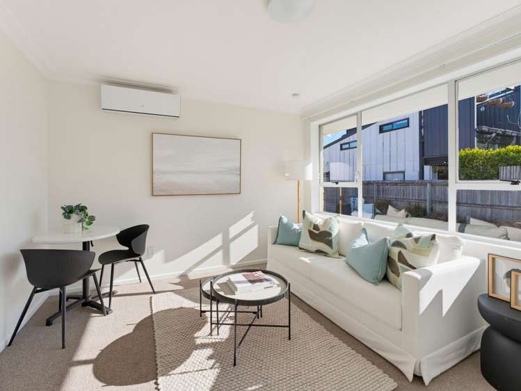 2/34 Buffon Street Waltham_6