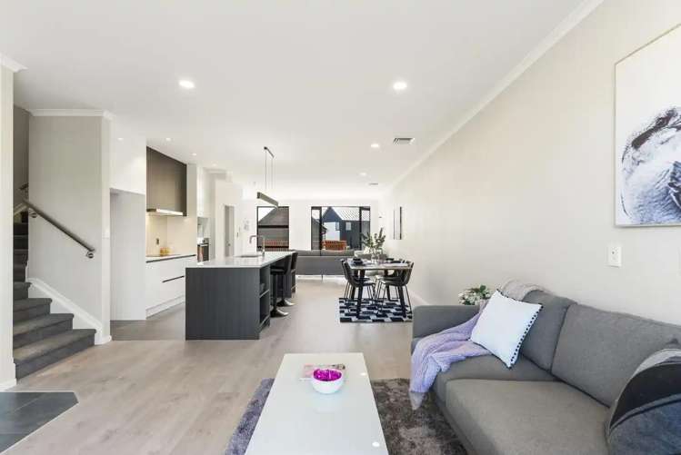 5 Lark Lane Whitford_2