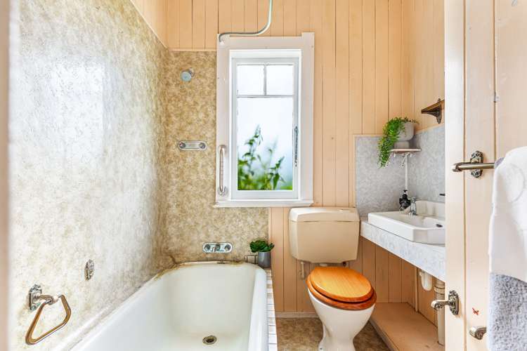 22 Merani Street Narrow Neck_13