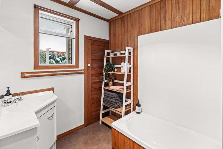 42 Gaine Street New Plymouth Central_17