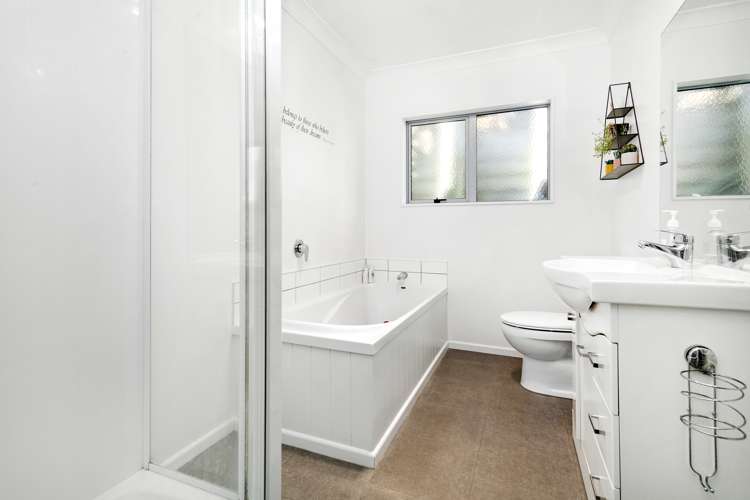 15 Speldhurst Grove Stokes Valley_18