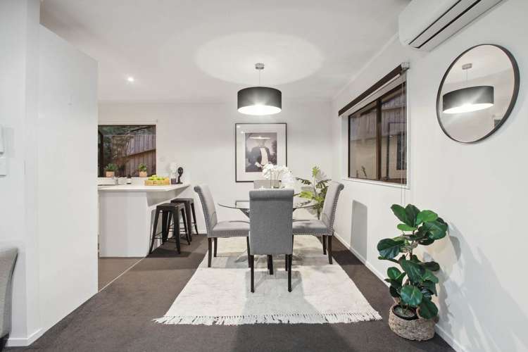 2/51 Greenvalley Rise Glenfield_16