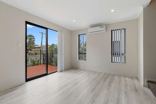 4/11 Gazeley Avenue Silverdale_2