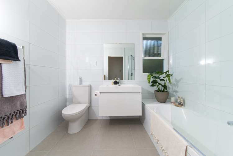 1/22 Glendene Avenue Glendene_13