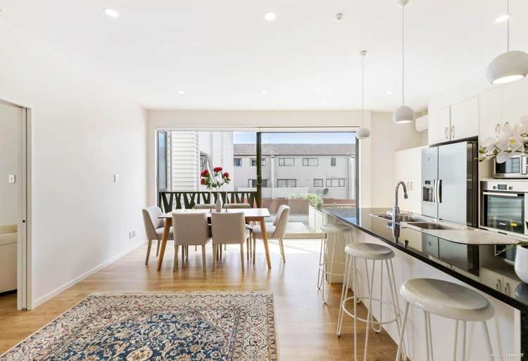2/21A Mt Smart Road Royal Oak_3