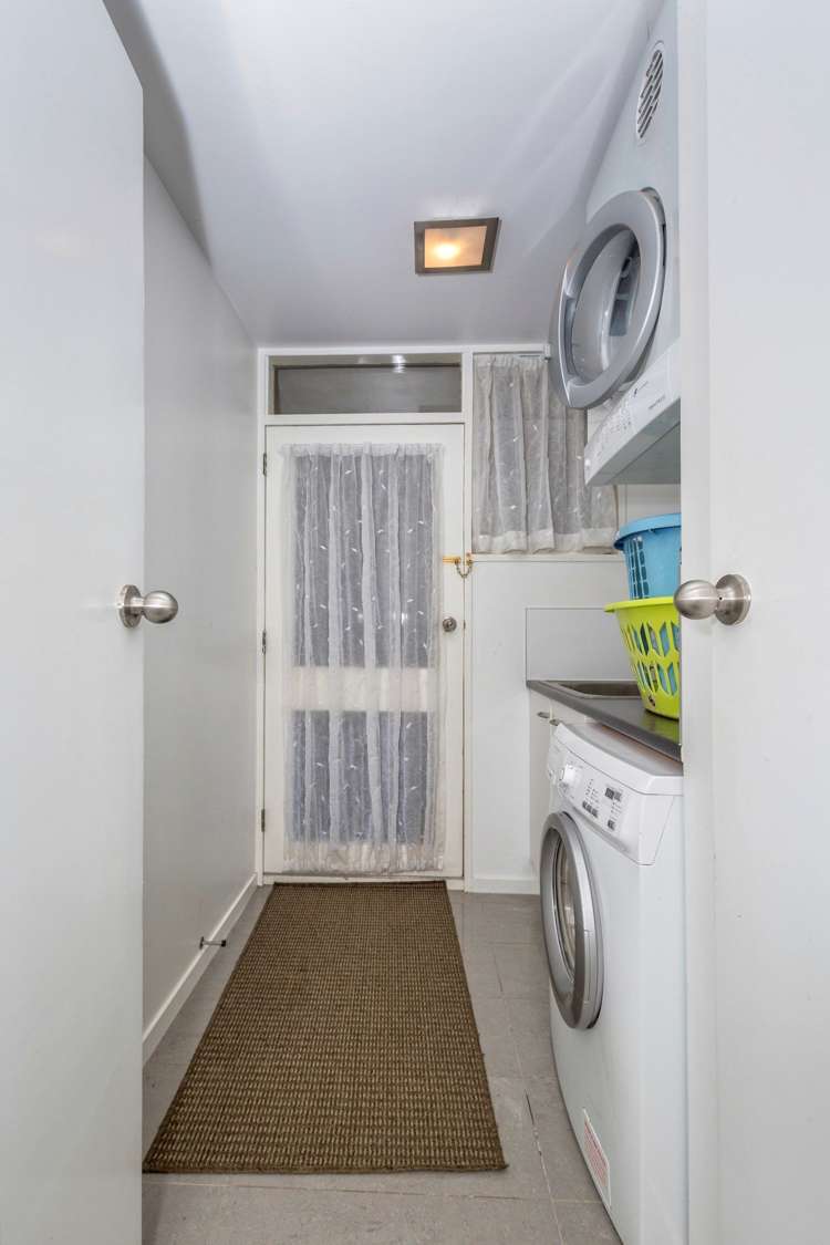 6 Eden Place Pukekohe_18