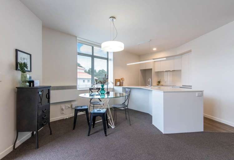 1 Bickerton Way Flat Bush_2