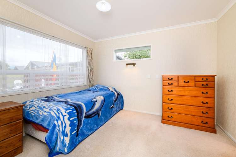 7 Exeter Crescent Takaro_16